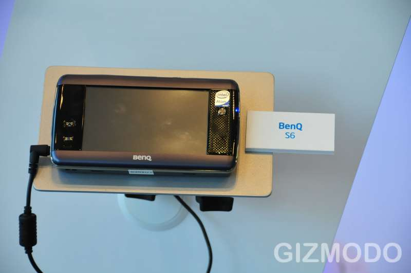 Illustration for article titled Question of the Day: Would You Ever Consider Using a Palmtop MID?
